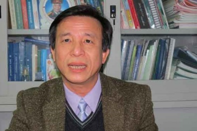 Vì sao bắt học sinh bơi trong giá rét?